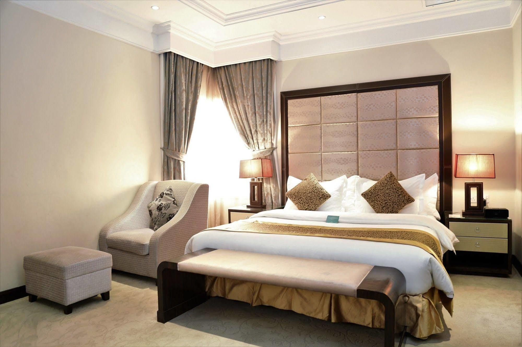 Boudl Kuwait Al Fahahil Kuwait City Exterior foto